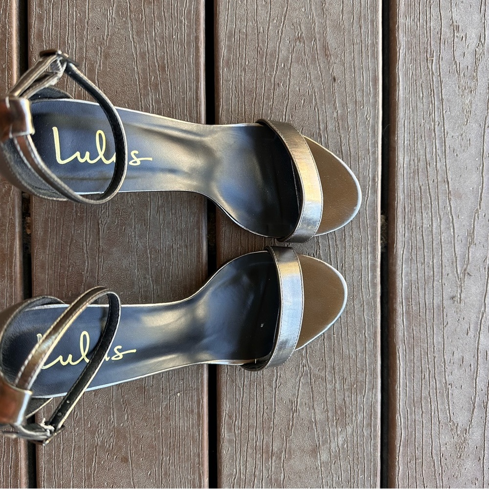 Lulu’s Pewter Metallic Ankle Strap Heels ( Size 10) - Picture 8 of 8